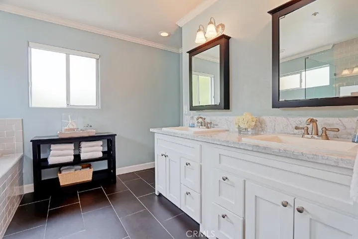 710 N Irena Avenue A, Redondo Beach, California 90277