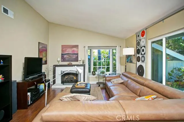 1009 W Curie Avenue, Santa Ana, California 92707