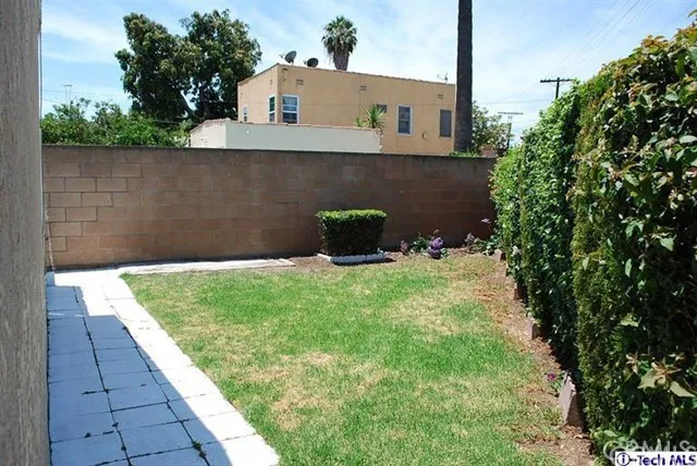 1827 Thurman Avenue, Los Angeles, California 90019