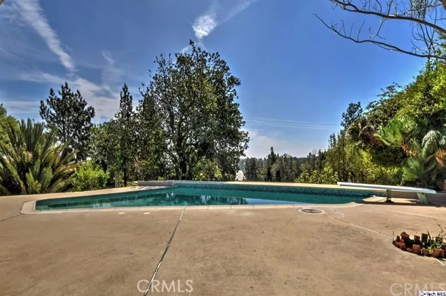 18830 Kilfinan Street, Northridge, California 91326