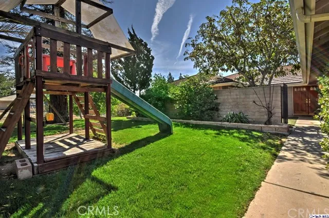 18830 Kilfinan Street, Northridge, California 91326
