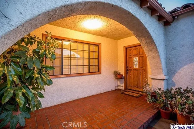 532 South Street, Glendale, California 91202