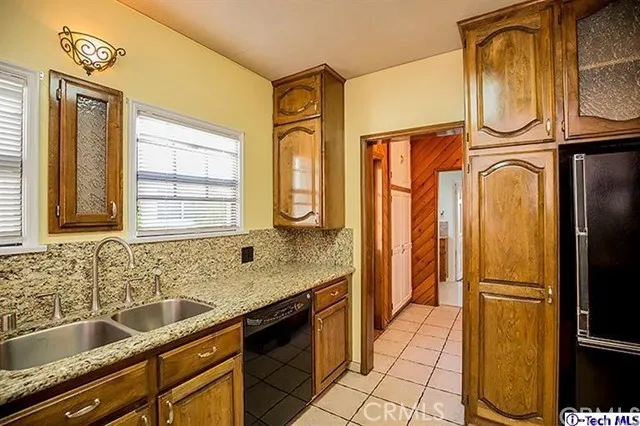532 South Street, Glendale, California 91202