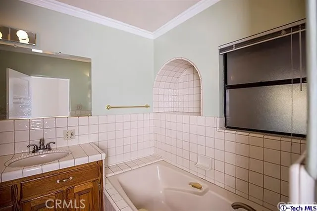 532 South Street, Glendale, California 91202