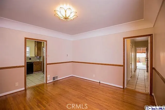 532 South Street, Glendale, California 91202