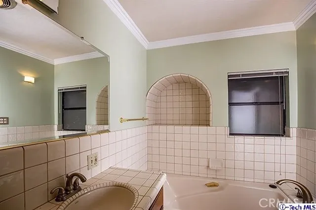 532 South Street, Glendale, California 91202