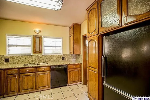 532 South Street, Glendale, California 91202