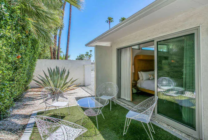 207 Debby Dr Palm Springs-small-043-067-