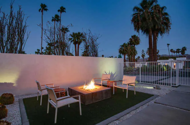 207 Debby Dr Palm Springs-small-074-018-