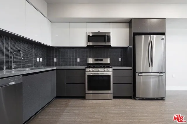 837 S Harvard 110, Los Angeles, California 90005