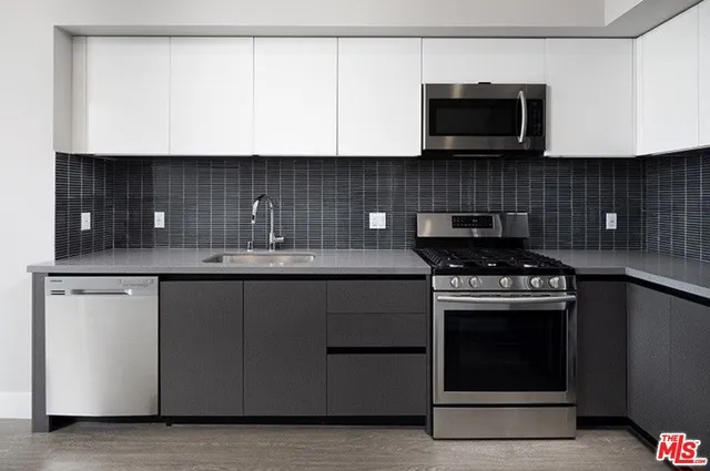 837 S Harvard 110, Los Angeles, California 90005
