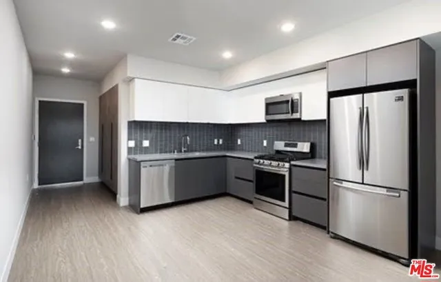 837 S Harvard 110, Los Angeles, California 90005
