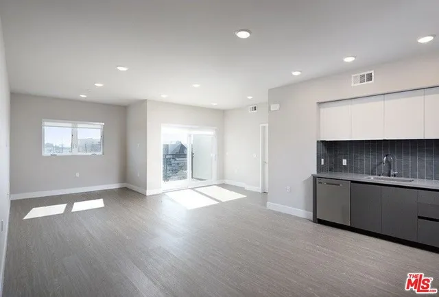 837 S Harvard 110, Los Angeles, California 90005