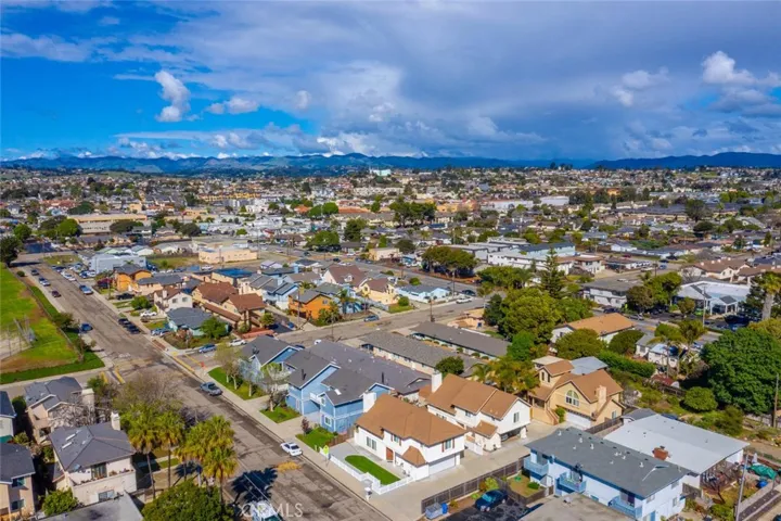 553 S 12th Street, Grover Beach, California 93433