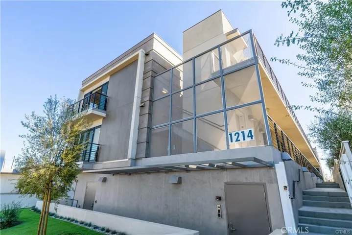 1214 Tennyson Street 101, Manhattan Beach, California 90266