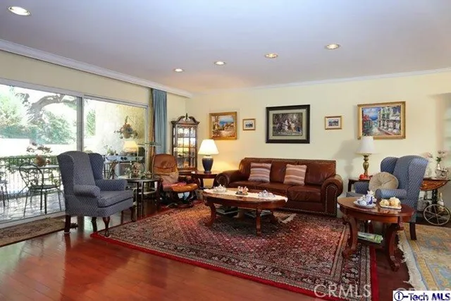 9773 Via Roma, Burbank, California 91504