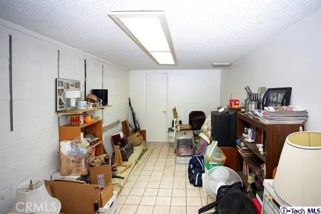 9773 Via Roma, Burbank, California 91504
