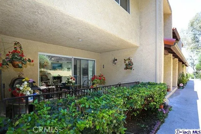 9773 Via Roma, Burbank, California 91504