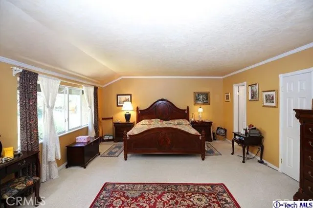 9773 Via Roma, Burbank, California 91504