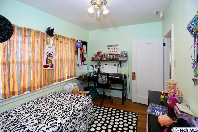 5068 San Rafael Avenue, Highland Park, California 90042