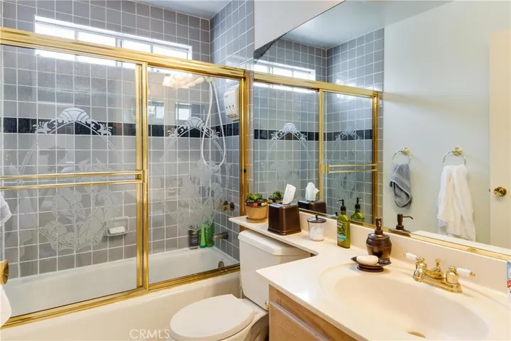 118 S Prospect Avenue B, Redondo Beach, California 90277