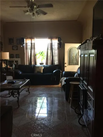 1120 E 85th Street, Los Angeles, California 90001