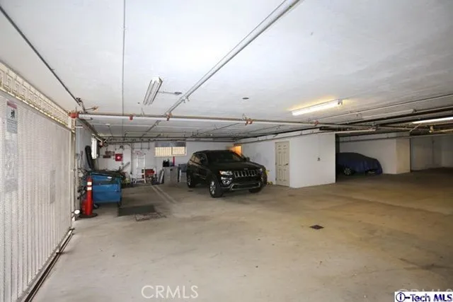 14315 Magnolia Boulevard 101, Sherman Oaks, California 91423