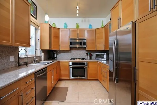 14315 Magnolia Boulevard 101, Sherman Oaks, California 91423