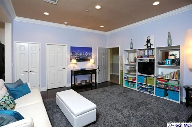 14315 Magnolia Boulevard 101, Sherman Oaks, California 91423