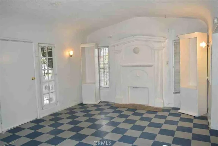 835 W Rosecrans Avenue, Compton, California 90222