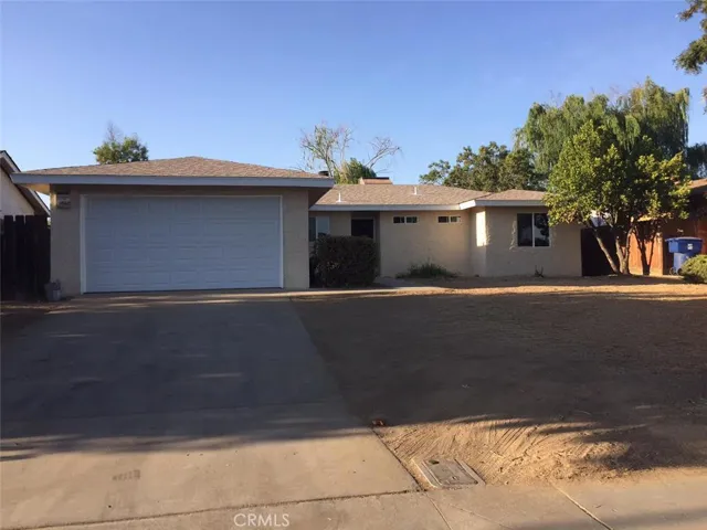 1119 E Kennedy Street, Madera, California 93638