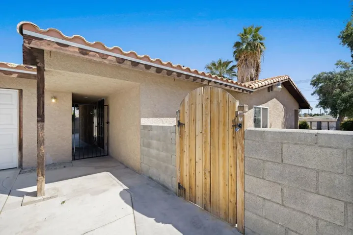 43375+Portola+Ave+Palm+Desert-9-mls