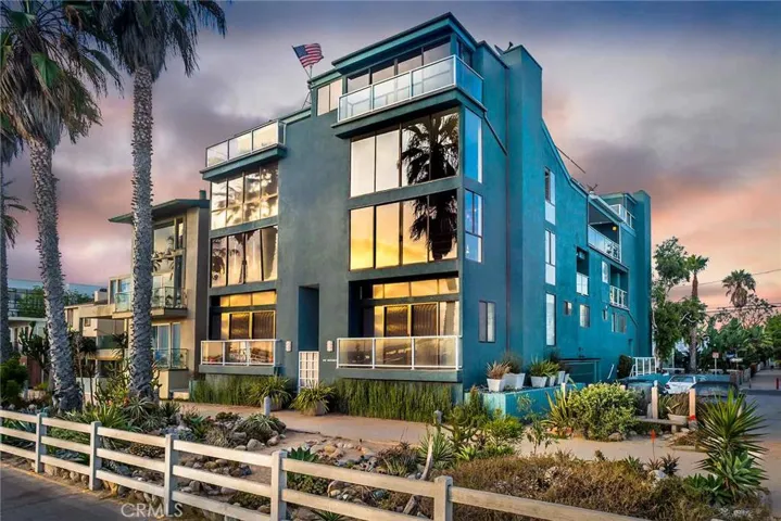 1 Buccaneer Street 5, Marina Del Rey, California 90292