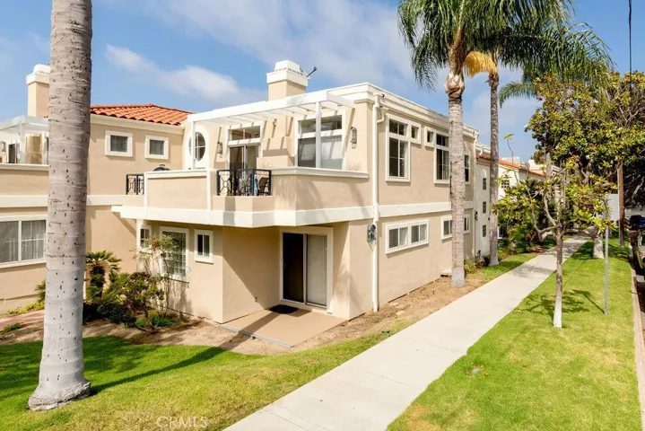 801 Emerald Street, Redondo Beach, California 90277