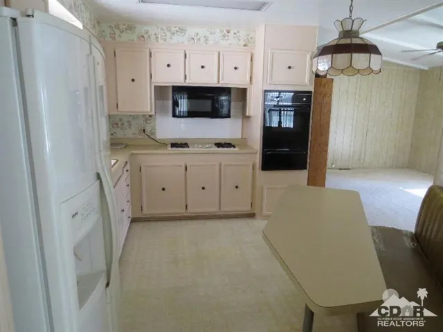 35090 Serenade, Thousand Palms, California 92276