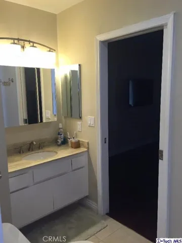 9673 Via Torino 154, Burbank, California 91504