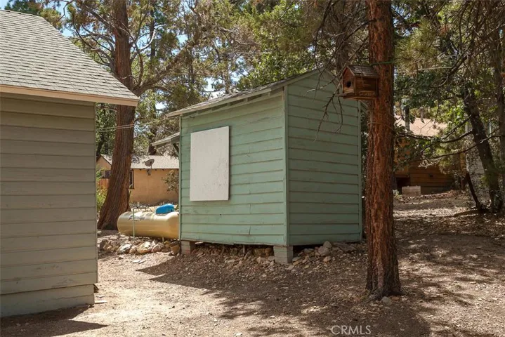 584 Maple Lane, Big Bear, California 92386