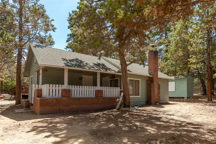 584 Maple Lane, Big Bear, California 92386