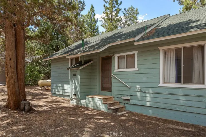 584 Maple Lane, Big Bear, California 92386