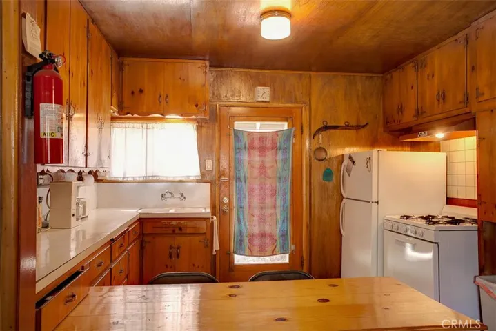 584 Maple Lane, Big Bear, California 92386
