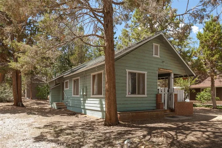 584 Maple Lane, Big Bear, California 92386