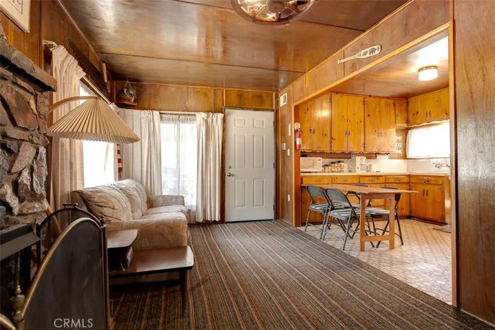 584 Maple Lane, Big Bear, California 92386