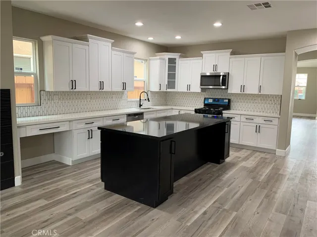 3945 Barbury Palms Way, Perris, California 92571