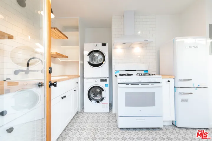 4229 Centinela Avenue 1/2, Los Angeles, California 90066