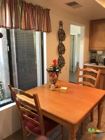 Eat in kitchen