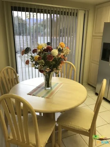 eat in kitchen