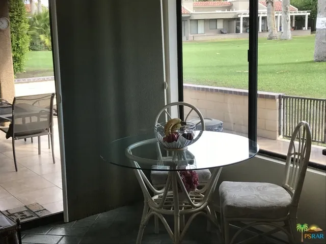 Eat in kitchen