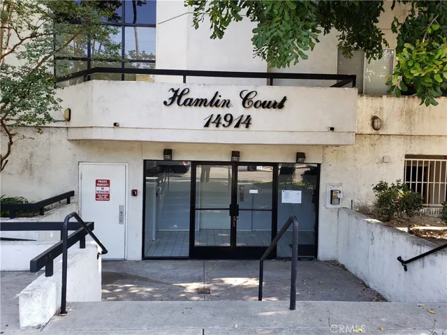14914 Hamlin Street 111, Van Nuys, California 91411