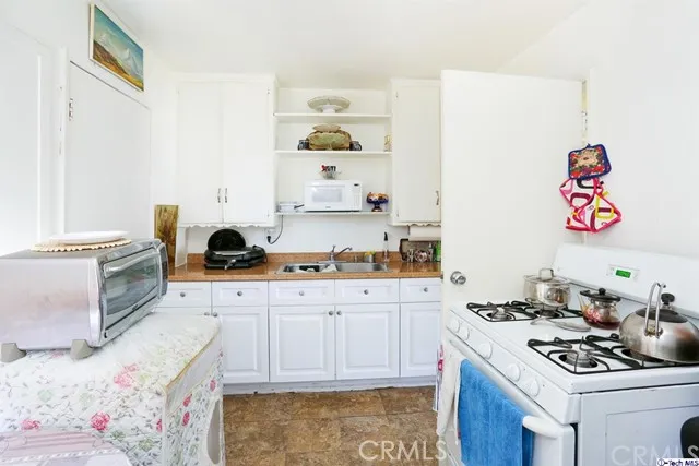 1000 E Chevy Chase Drive, Glendale, California 91204