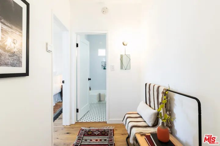 1126 W Edgeware Road 1/2, Los Angeles, California 90026